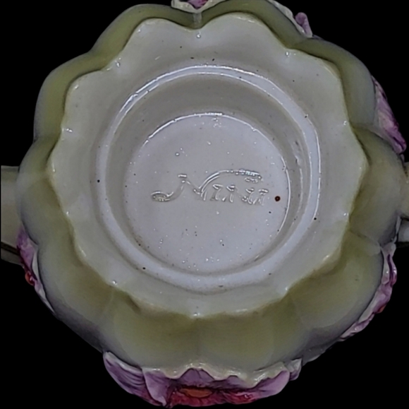 MINI DECORATIVE  SCALLOPED MINIATURE TEAPOT - NINI - Picture 10 of 12